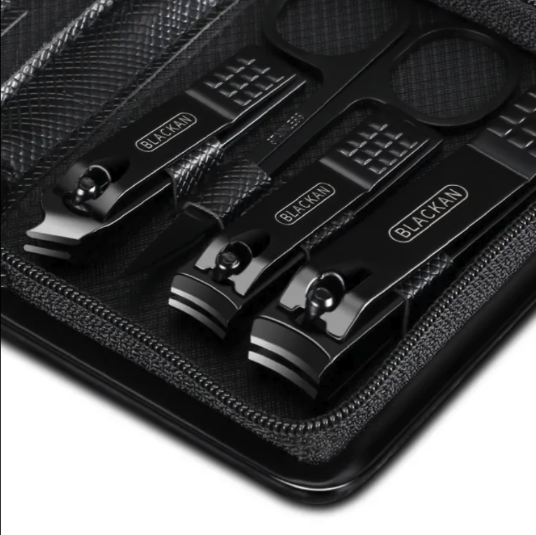 Premium 7-Piece Portable Manicure Kit – Travel-Friendly Nail Grooming Set