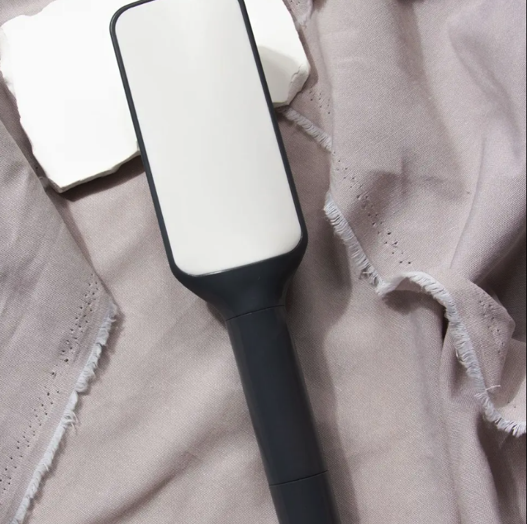 Self-Cleaning Retractable Hair Brush – Travel Friendly